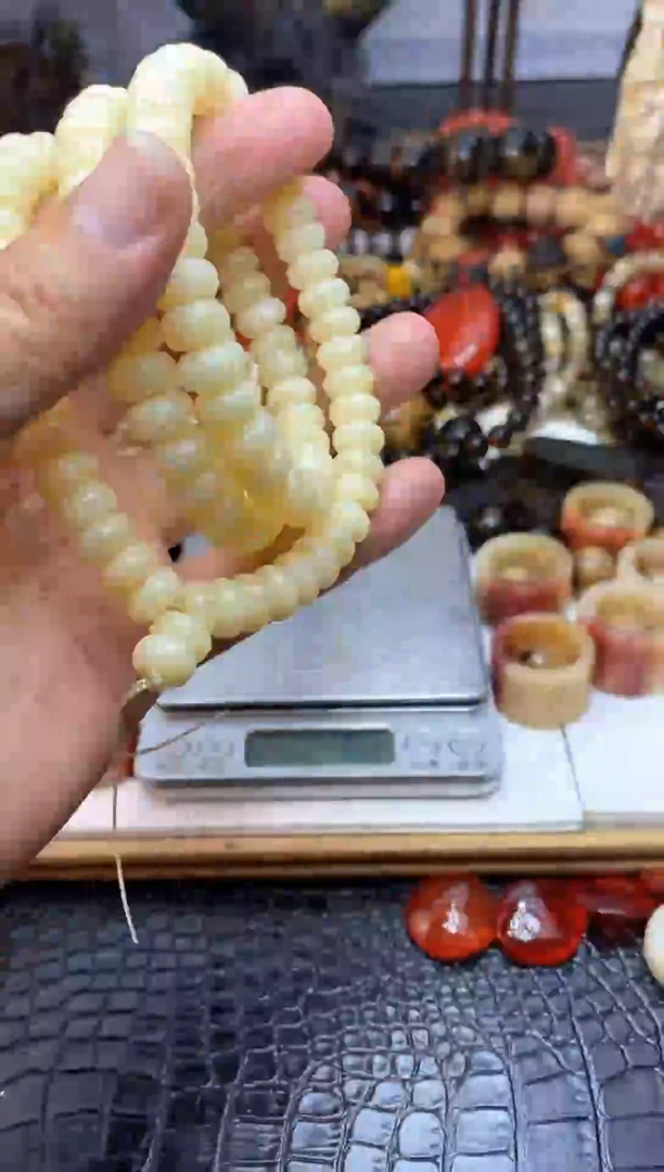 【闪购商品】1.1耳骨树脂制品盘珠