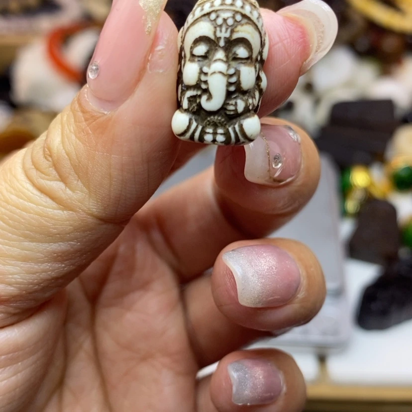 【闪购商品】单珠树脂制品