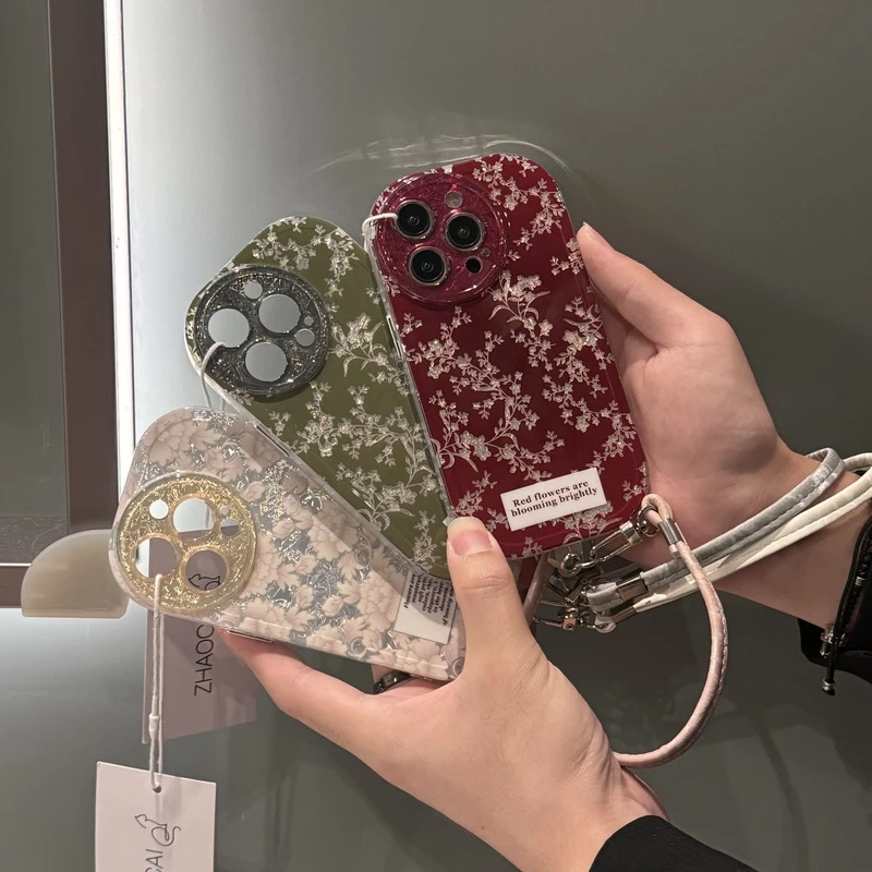 满屏碎花复古适用苹果16Pro手机壳iphone13pro手链15promax女款14