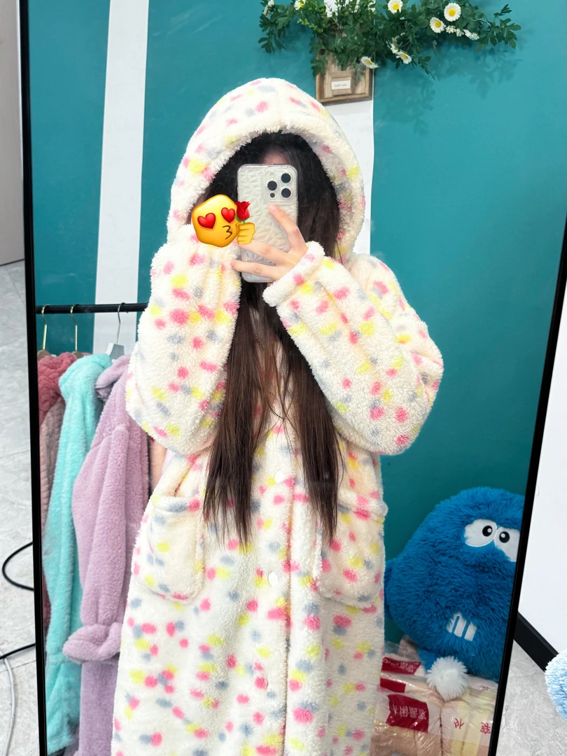 可爱连帽珊瑚绒睡袍女加绒加厚冬季家居服彩虹糖珊瑚绒居家服