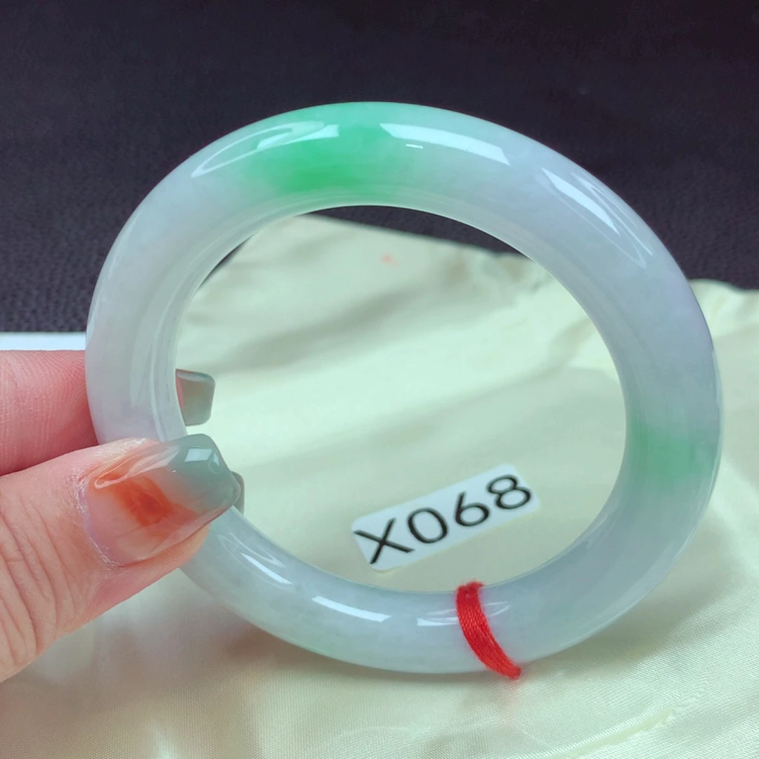 翡翠手镯未镶嵌手镯88