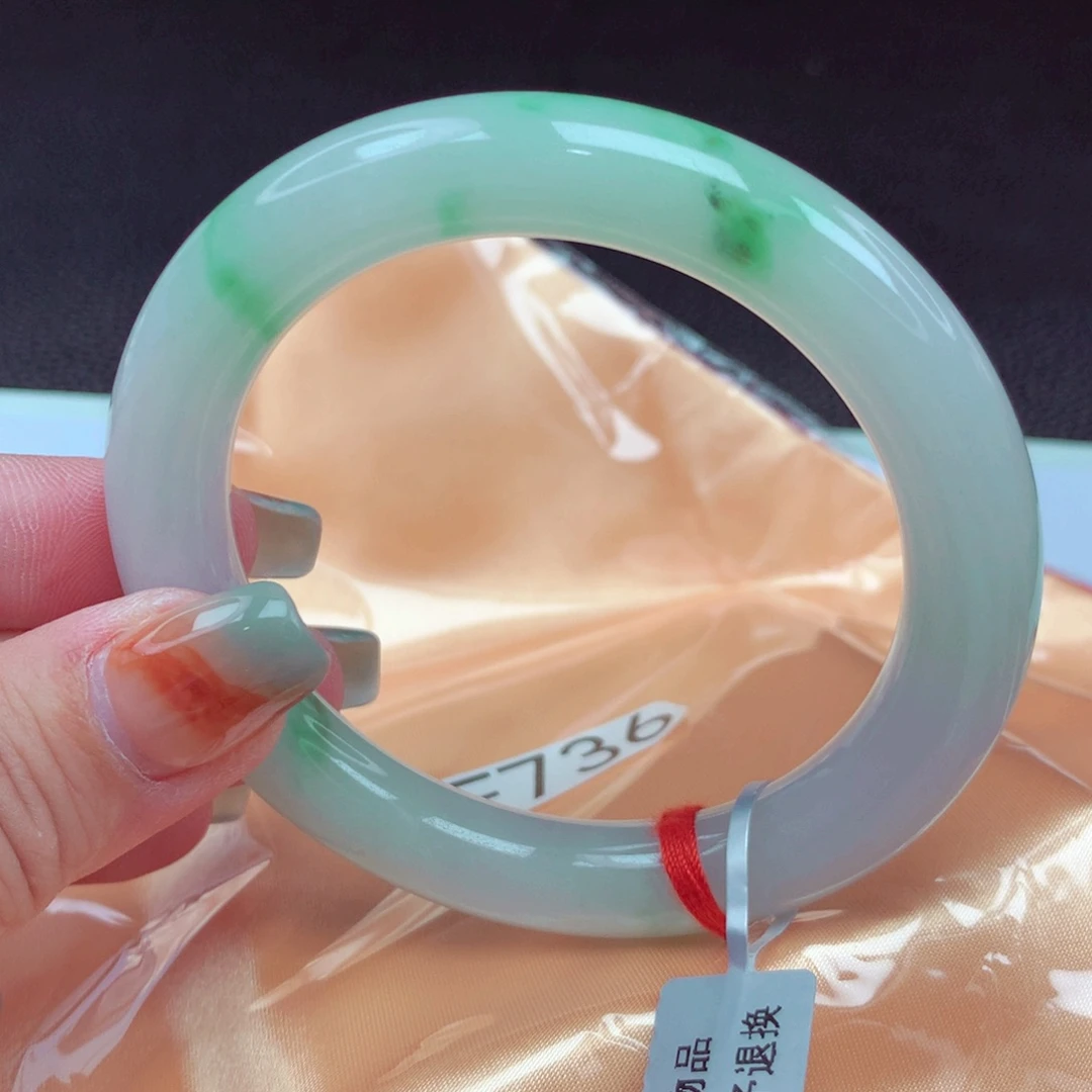 翡翠手镯未镶嵌手镯88