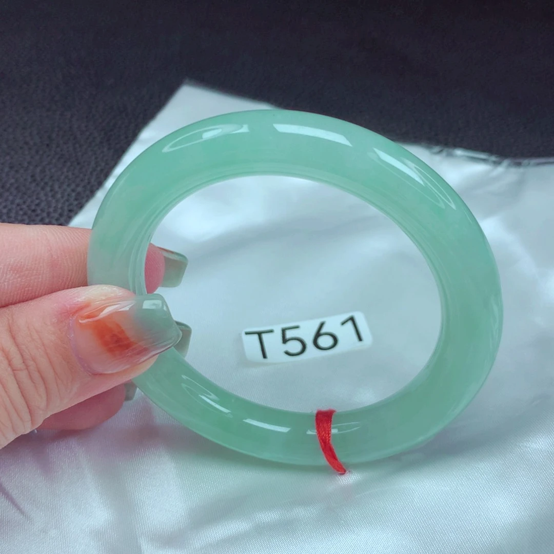 翡翠手镯未镶嵌手镯88