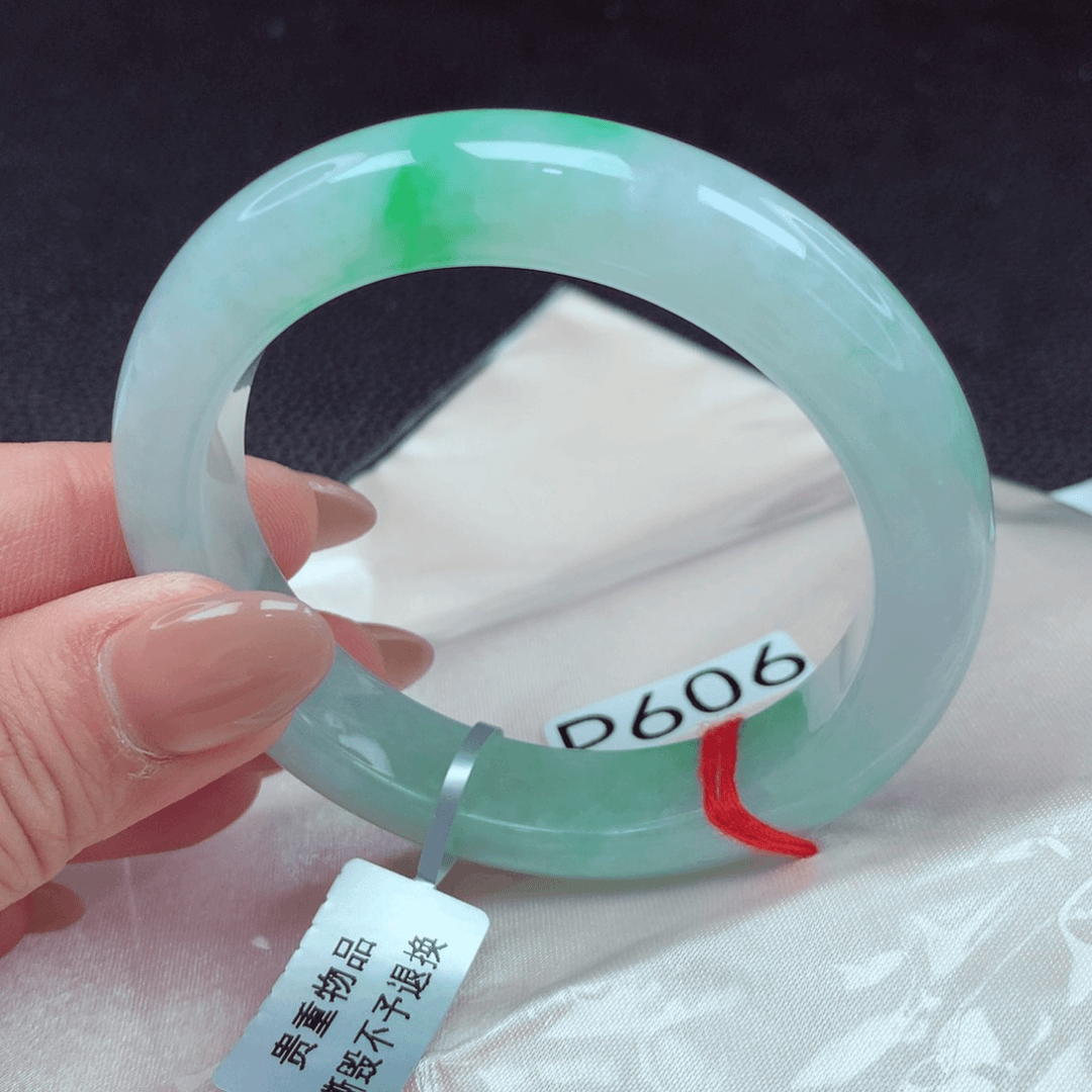 翡翠手镯未镶嵌手镯88