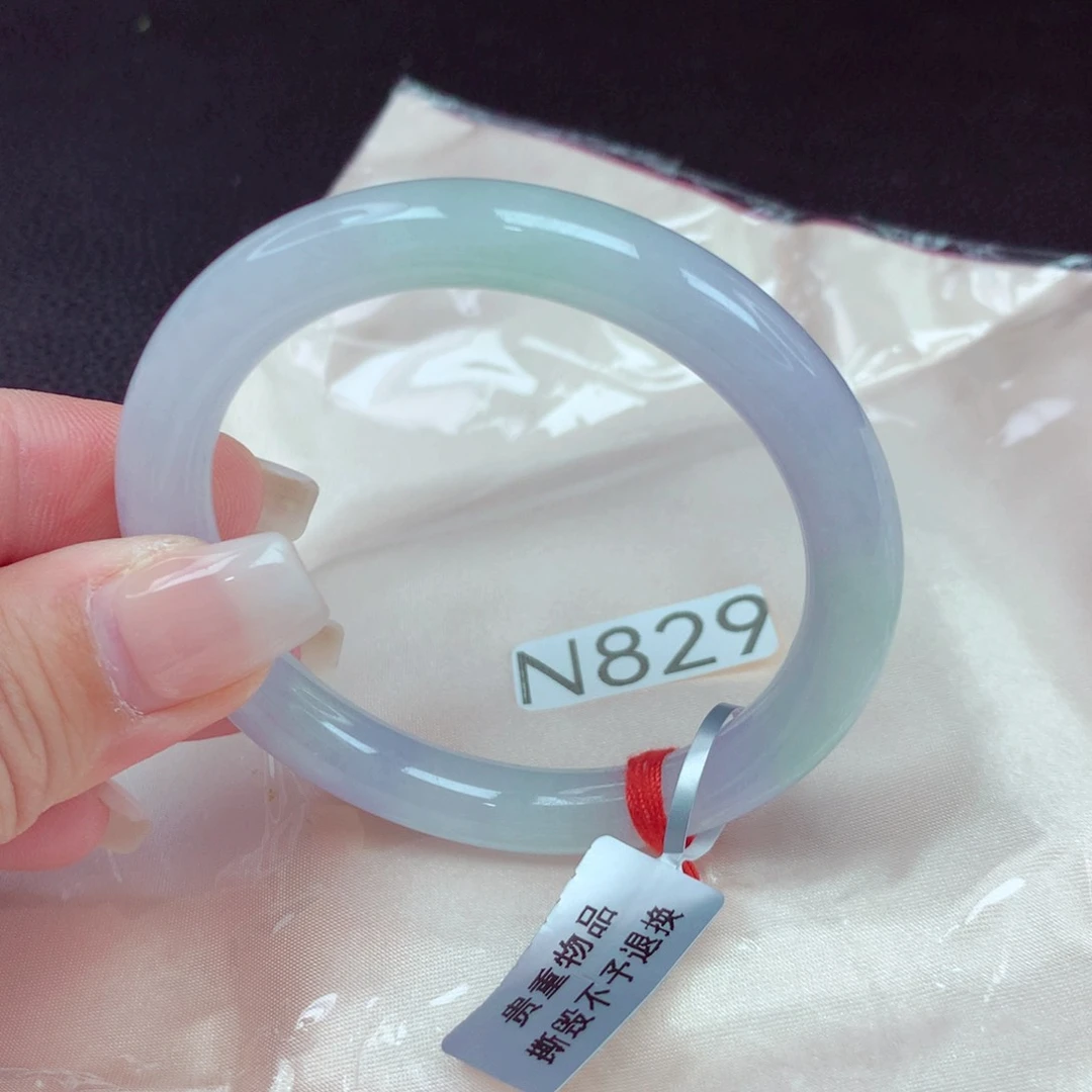 翡翠手镯未镶嵌手镯88
