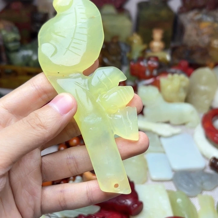 白玉菩提吊坠————-