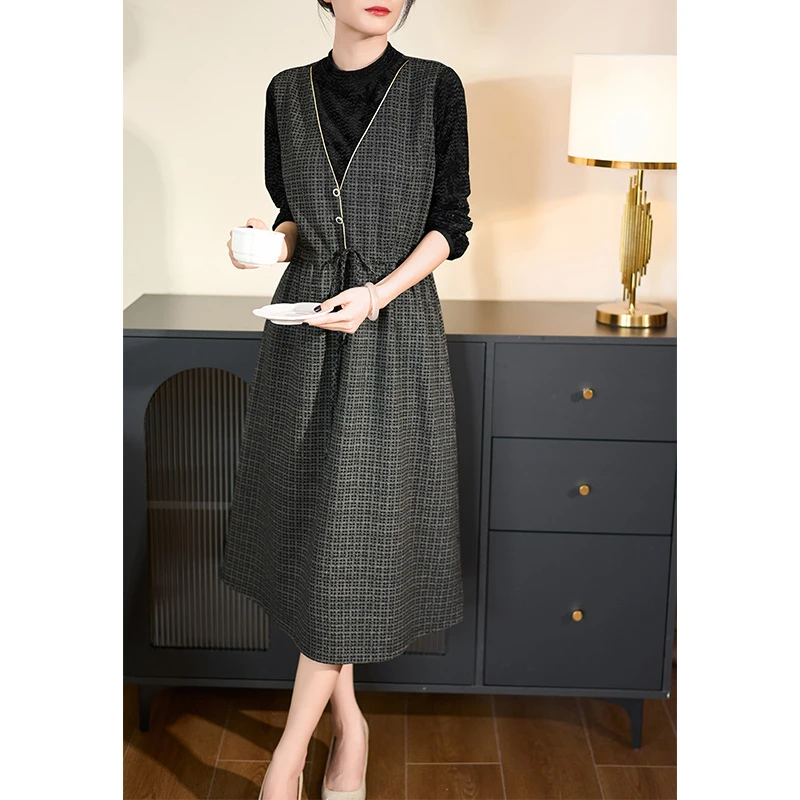 迪欧芙轻奢假两件连衣裙2024年秋季新款奢华气质裙子女#QLQ17151