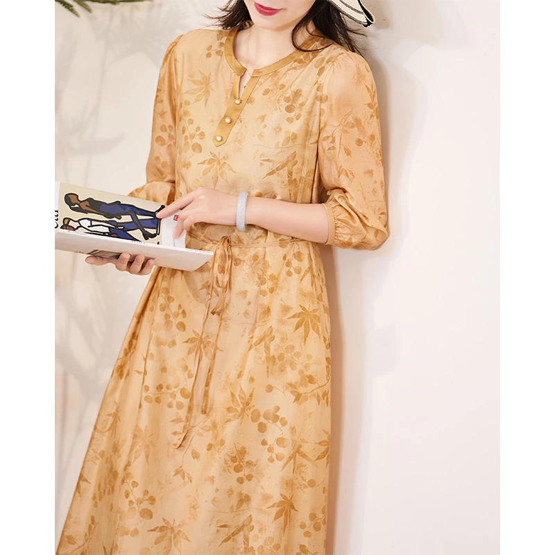 迪欧芙2024年春季新款长袖气质黄色直筒暗花连衣裙女#CLQ16407
