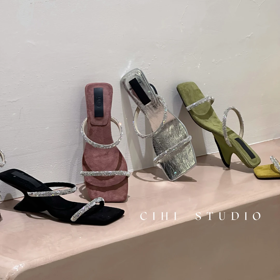 Cihi設計/546-瑪格麗塔-法式坡跟水钻一字露趾方头闪闪高级凉拖!!