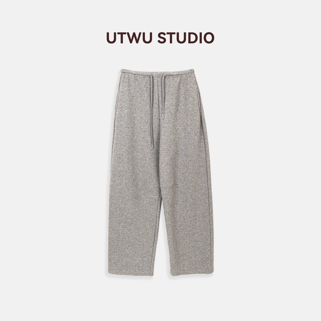 UTWU小敏「基调松弛」重磅棉肌理感免烫烟灰抽绳紧腰休闲裤Q24J6022