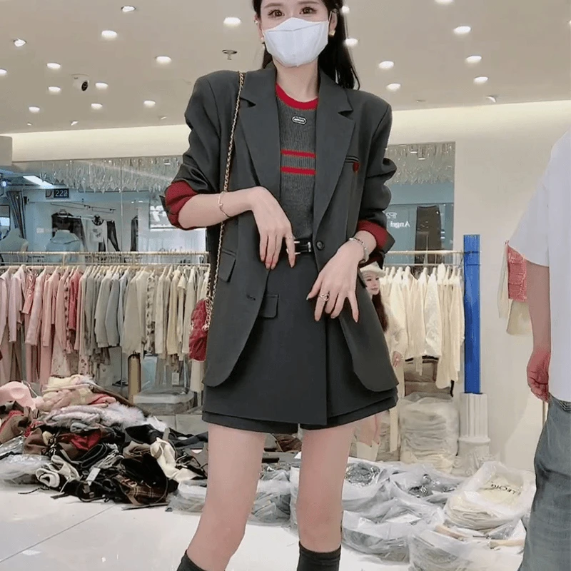 高级感灰色西装外套女2024秋季新款宽松廓形时尚撞色洋气显瘦西服