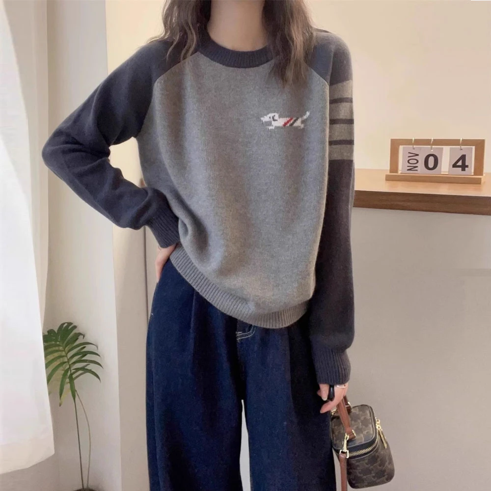 冬季新款欧货时尚圆领袖子条纹拼色卡通小狗刺绣软糯针织毛衣女潮