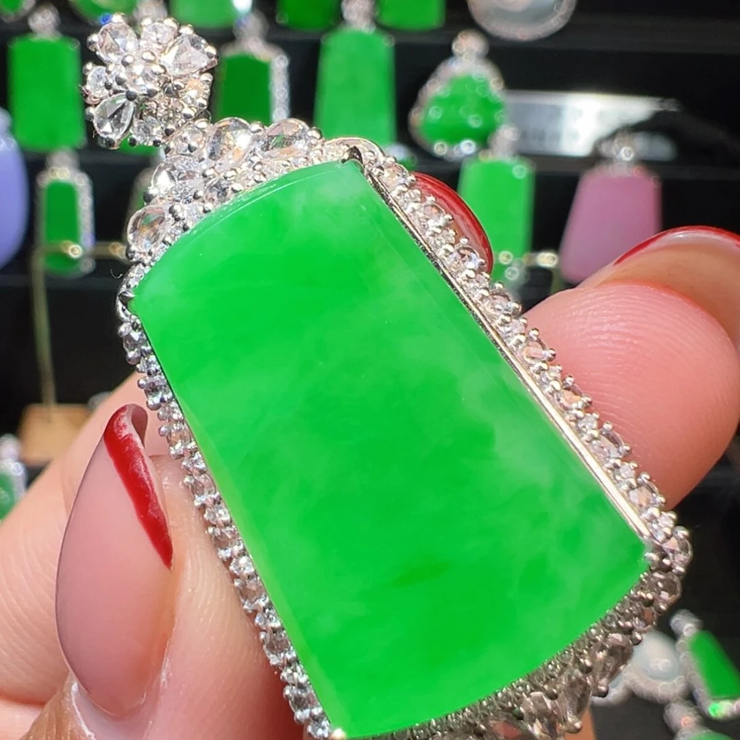 翡翠吊坠(不含链)18K金镶嵌