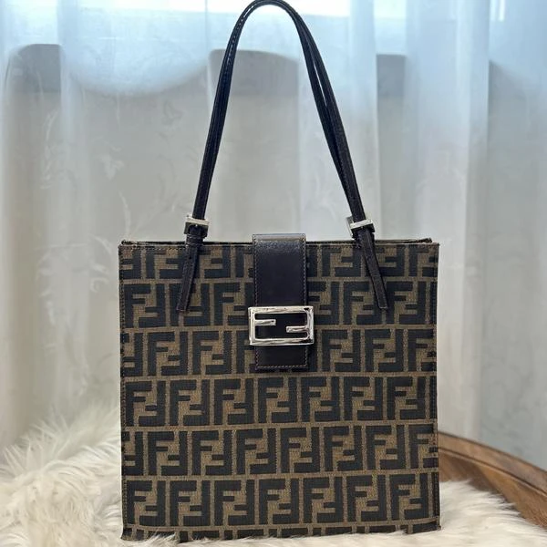 大吉中古/Fendi芬迪银扣琴谱单肩包