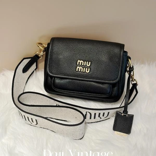 大吉中古/miumiu缪缪黑金邮差斜挎包