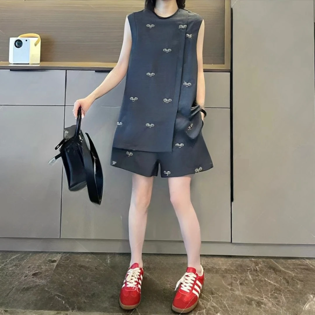 新款无袖法式套装女2025夏季大码胖MM气质流行搭配慵懒露肩两件套