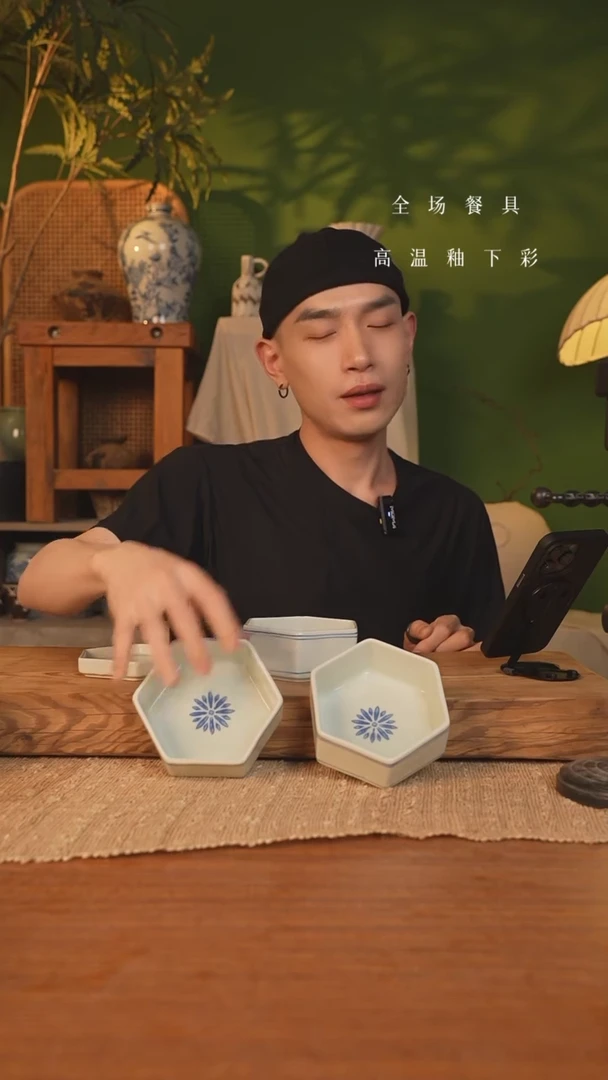 【闪购商品】碗爆款！（唐白）六角食盒三盒一盖