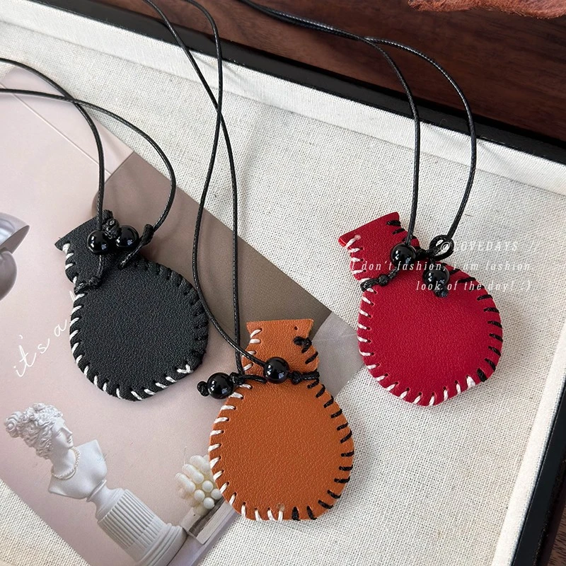 ins小众设计皮革素描花瓶挂坠长款项链百搭休闲挂脖挂件毛衣链女