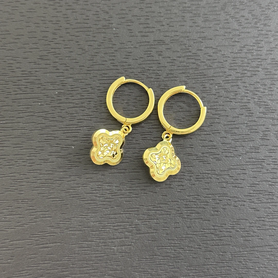 925银耳饰 【店长专享】925银四叶草龙鳞耳环YE584