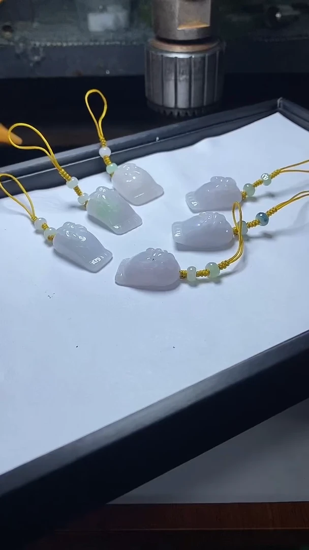 【闪购商品】翡翠吊坠(不含链)未镶嵌知足常乐多样性发一件