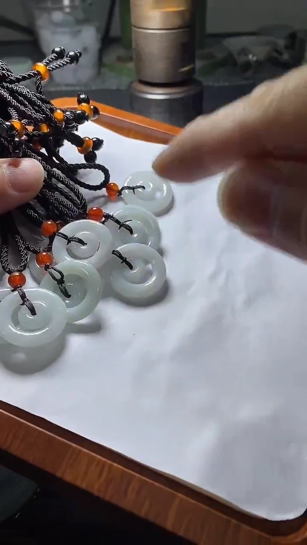 【闪购商品】翡翠颈饰未镶嵌平安子母扣多样性发一件