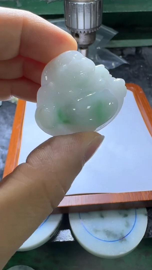 【闪购商品】翡翠颈饰未镶嵌佛公