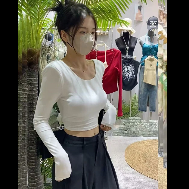 设计感网红露背T恤女早秋季带胸垫打底衫修身显瘦纯色U领短款上衣