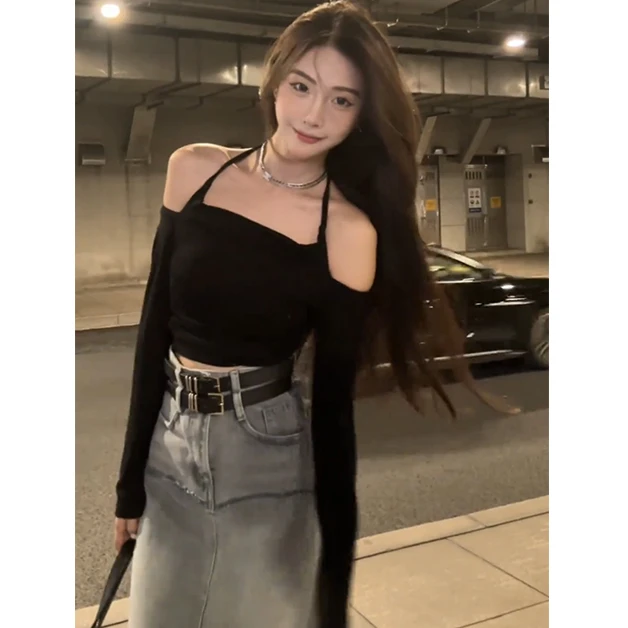 黑色锁骨挂脖一字肩上衣女别致小众设计感秋季薄款短款网红T恤潮