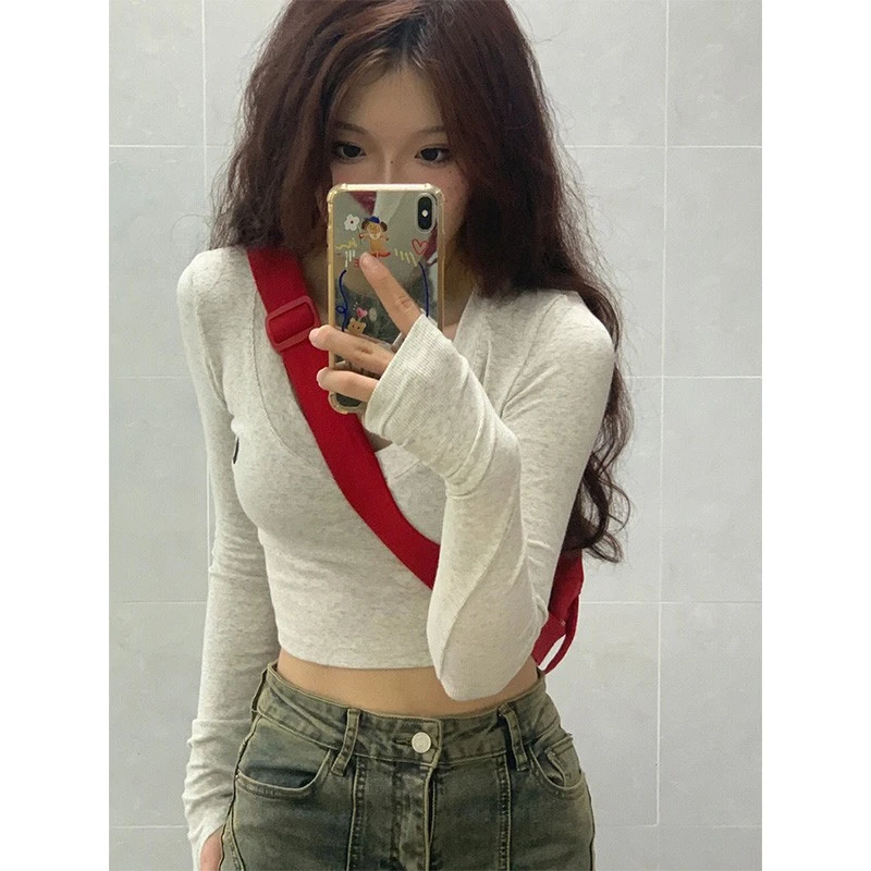 美式复古辣妹V领长袖t恤女春秋内搭紧身设计感小众短款打底衫上衣