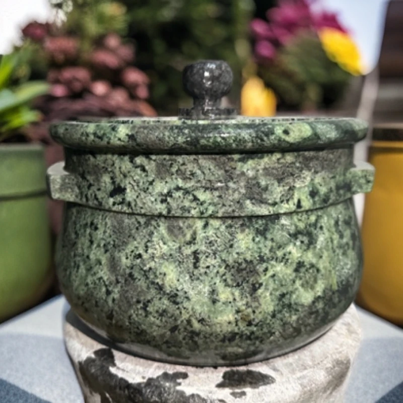 西藏墨脱石锅精抛光高端款莲花设计