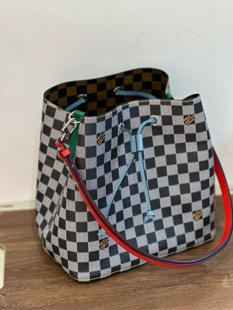 95新 LouisVuitton/路易威登 03272/路易威登LV水桶芯片，限定款