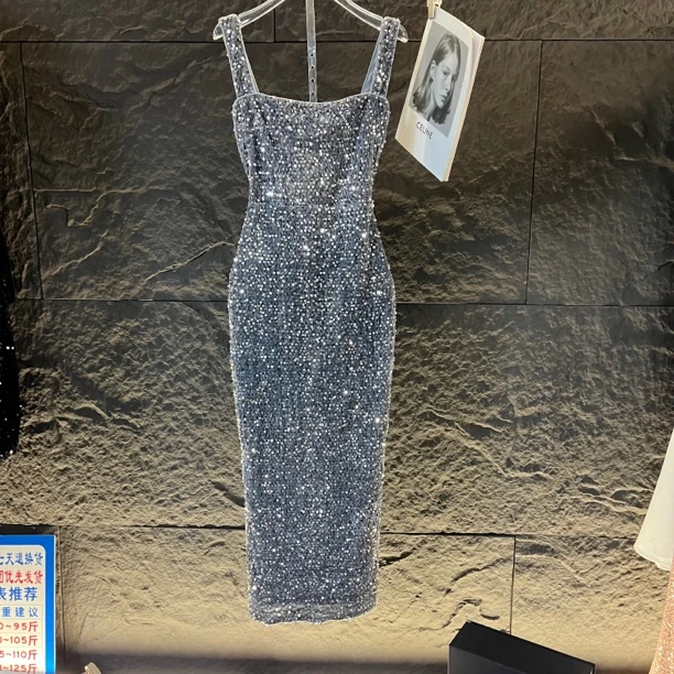 星空灰高级感亮片连衣裙显身材方领包臀日常小礼服吊带裙修身显瘦