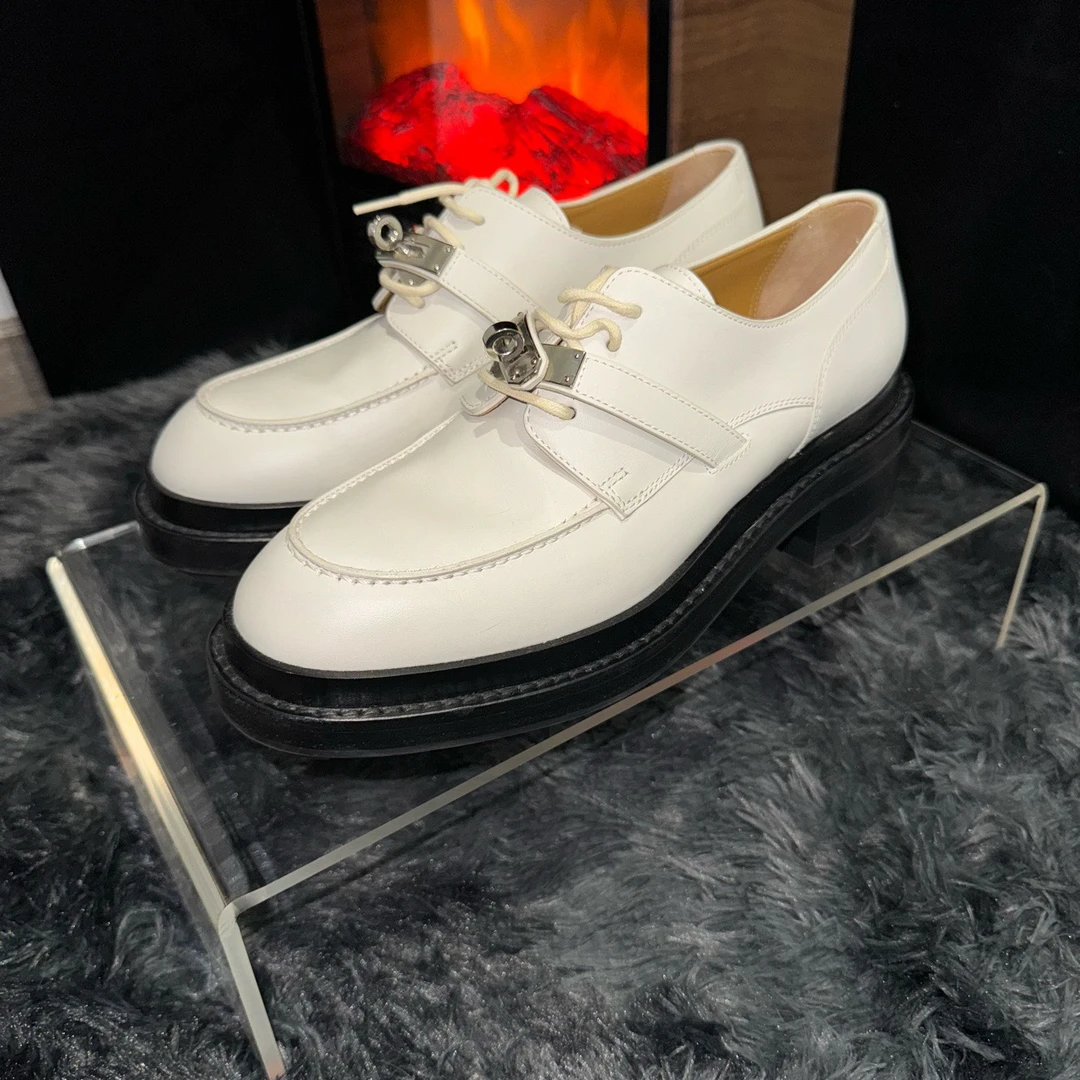 38.5码/Hermes 爱马仕/米色Kelly扣乐福鞋/98新/ZN00169