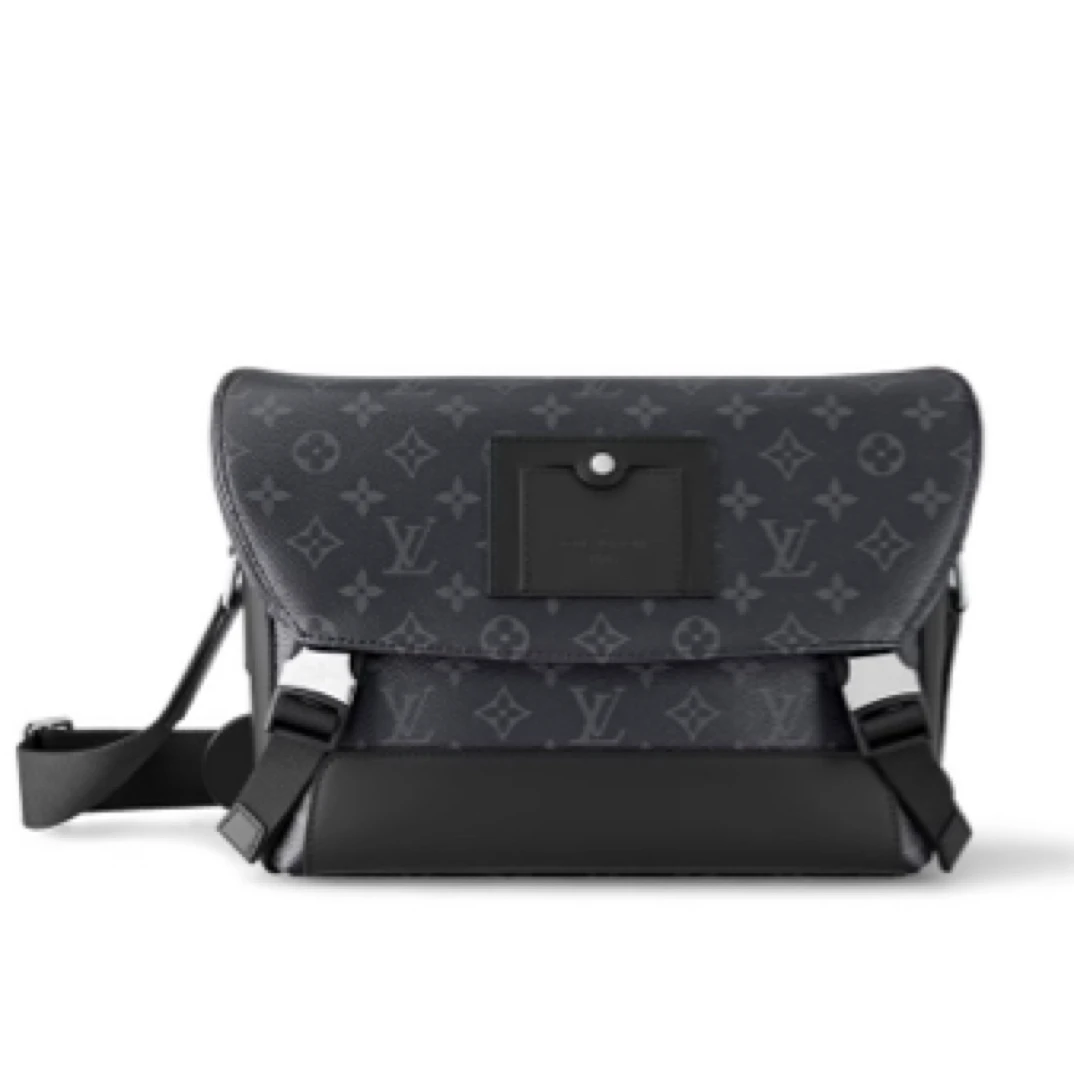 95新 LV LV 黑武士 邮差包 小号/JW1312