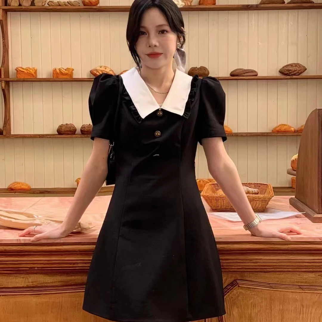 超可爱娃娃领收腰短款连衣裙显瘦夏季时尚小黑裙小个子设计感