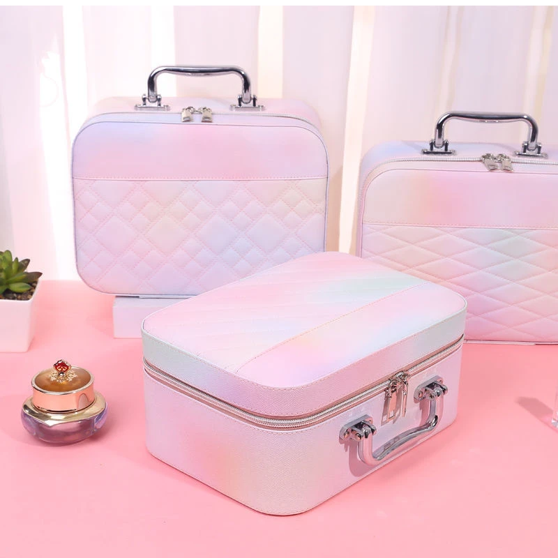 超火女带化妆品ins化妆包2023收纳手提镜子便携箱