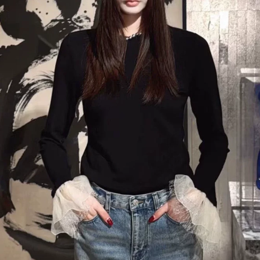 设计感蕾丝上衣拼接长袖T恤女秋冬新款休闲时尚气质圆黑色打底衫