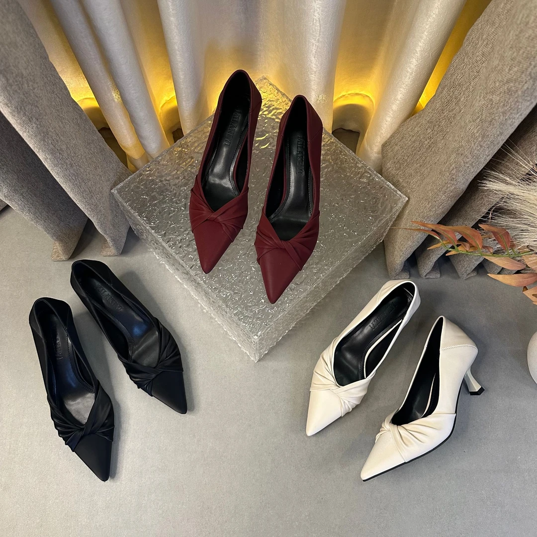 2024秋季新款扭结蝴蝶结全包时尚气质百搭尖头细跟酒杯跟爆款女鞋