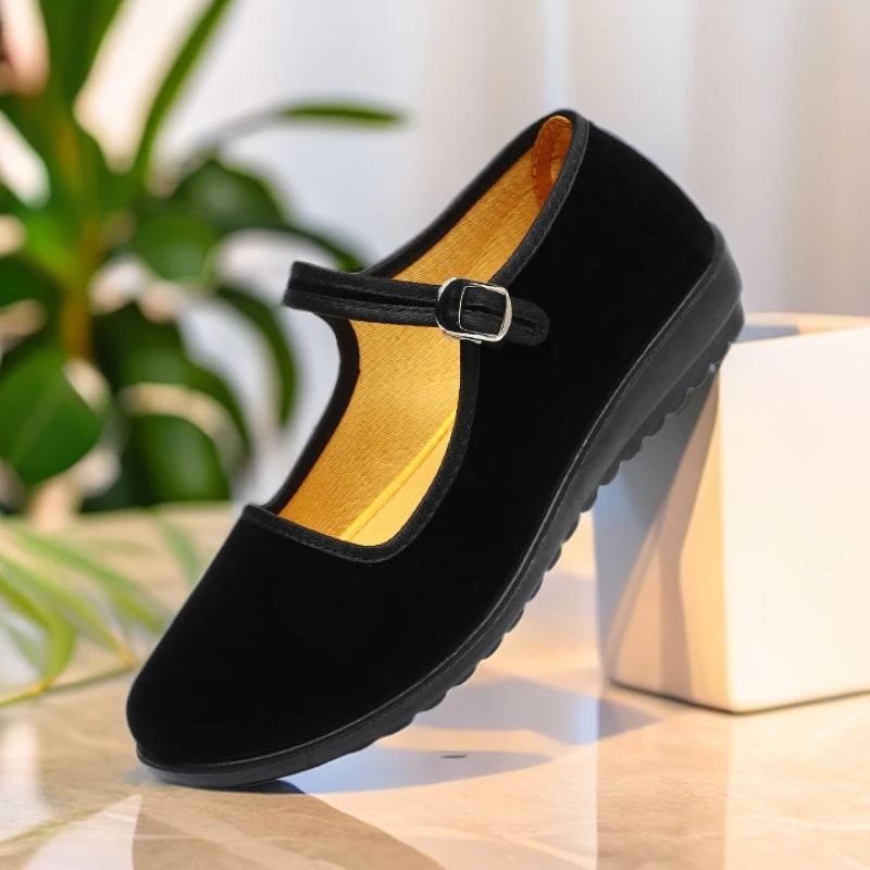 南极团老北京布鞋女老年平跟一字扣妈妈跳舞鞋舒适轻巧透气工作鞋