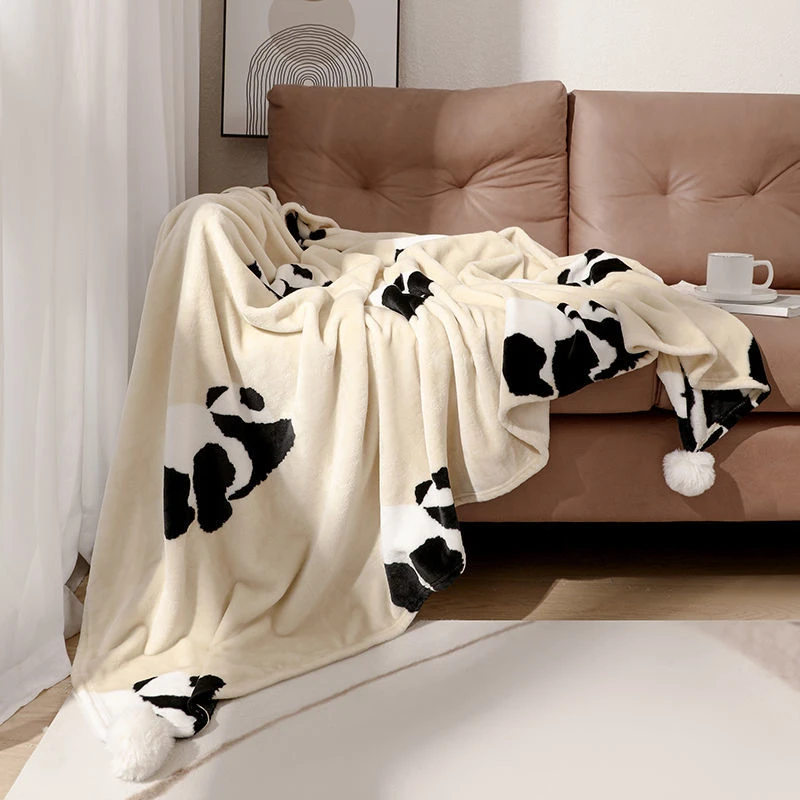 法兰绒毛毯可爱熊猫毯沙发毯空调毯夏季小毯子盖毯办公室午睡毯