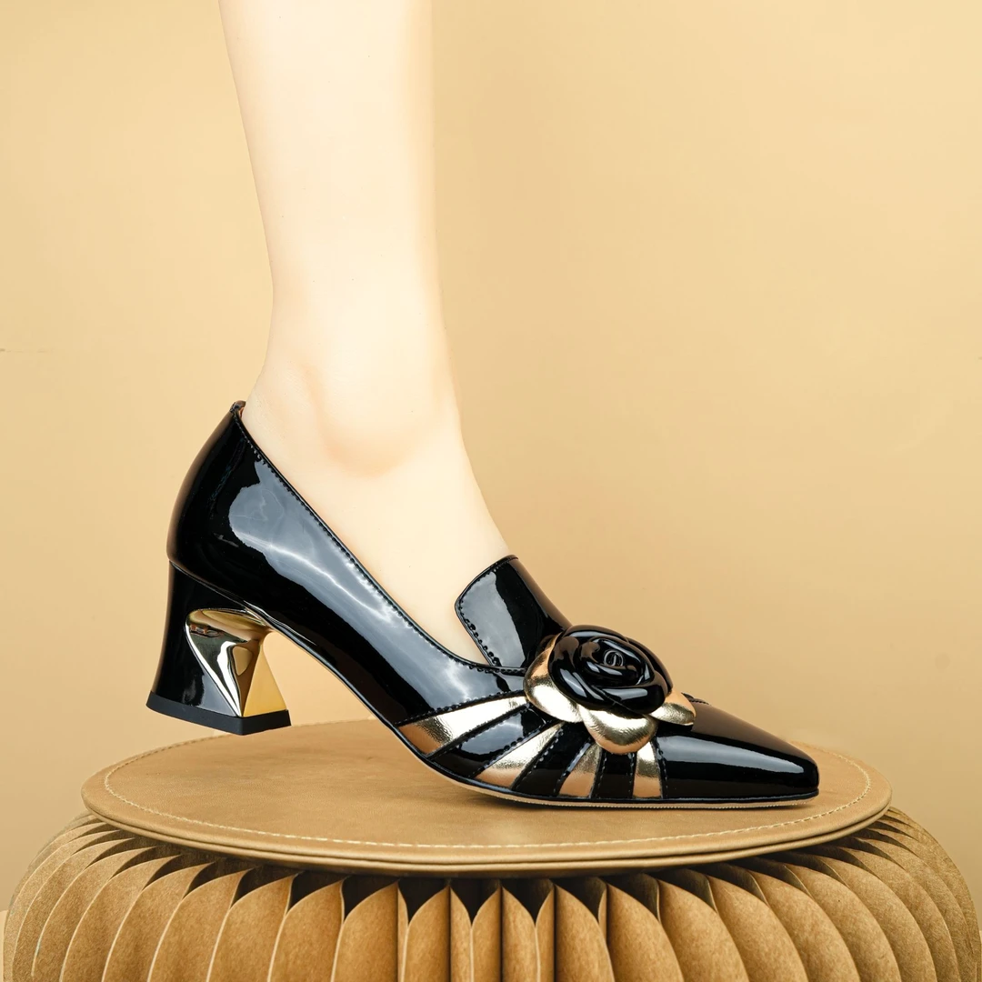 2024格美诗新款春秋优雅百搭款舒适软底舒适透气黑金中跟单鞋6130