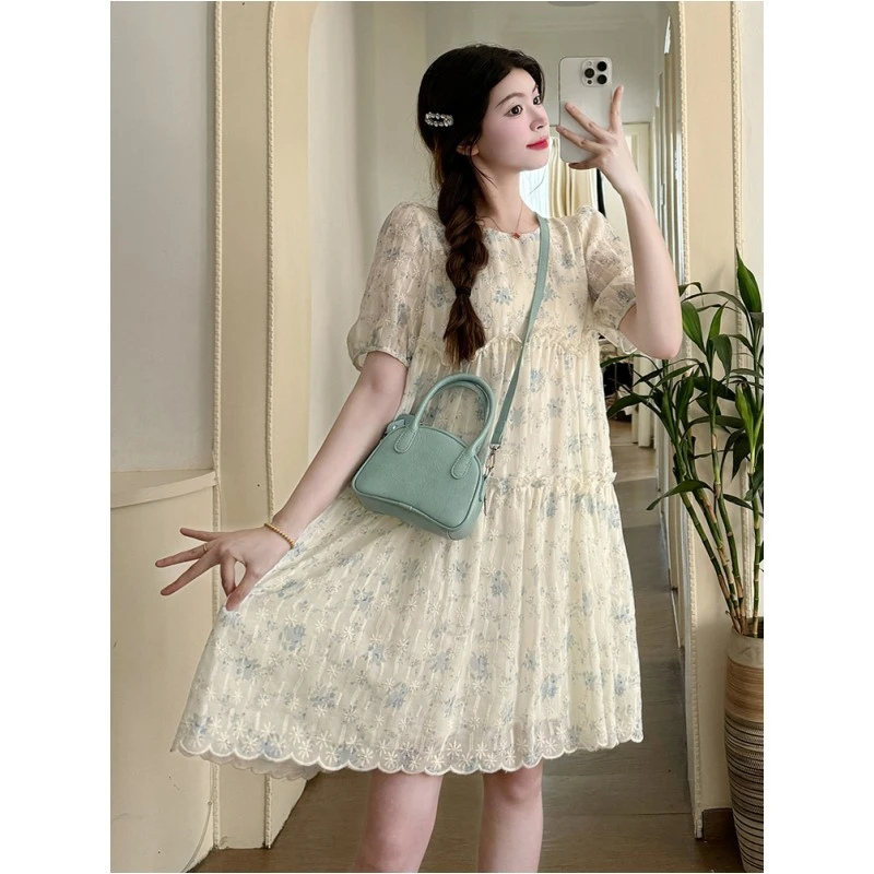 温柔风碎花刺绣连衣裙女夏季新款胖mm显瘦韩版宽松大码百搭a字裙