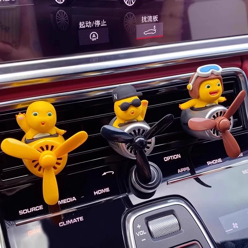奶龙车载香薰摆件汽车香水车内饰品空调出风口卡通可爱装饰小飞机