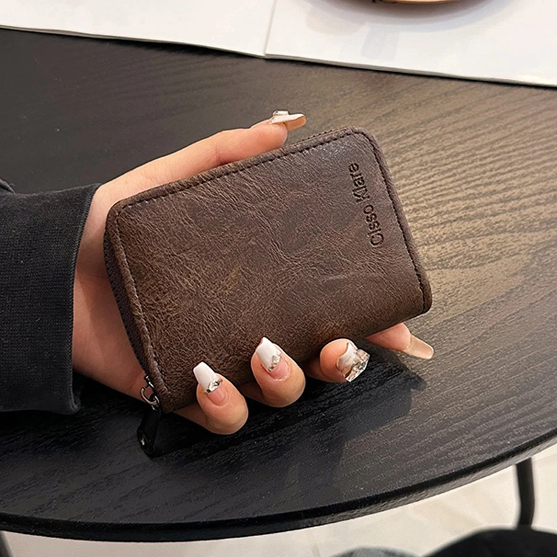 防消磁卡包男女士2025新款压印大容量小巧银行卡套驾驶证件拉链包
