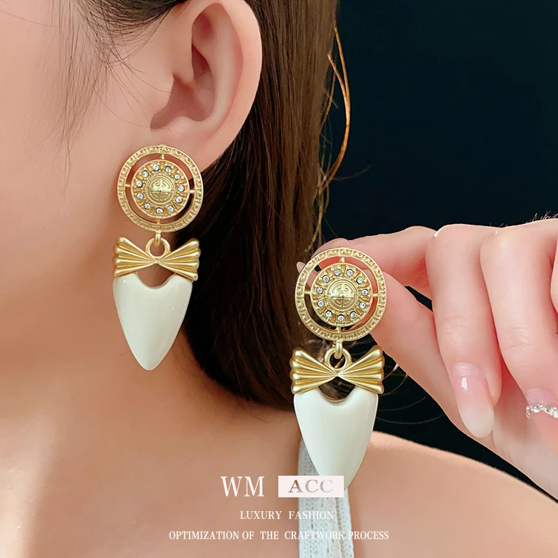 铜合金耳饰 蝴蝶结爱心耳钉时尚轻奢宫廷风镶钻耳环中古气质耳饰