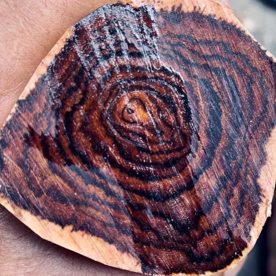 海南黄花梨木料摆件工艺品