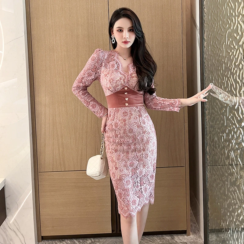 2025新款名媛气质时尚V领睫毛蕾丝边束腰显瘦连衣裙高腰长裙20158