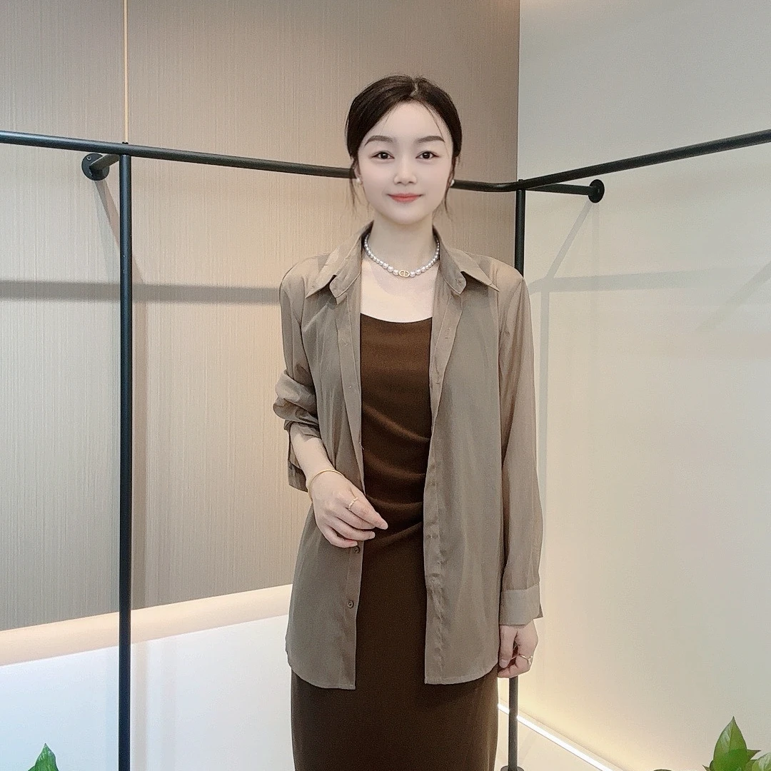 新款夏季气质设计感女士时尚休闲防晒百搭薄款轻奢衬衣—6892款