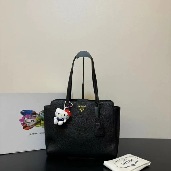 娜扎严选/普拉达/包包/95新/市场价16900/241017QR0021
