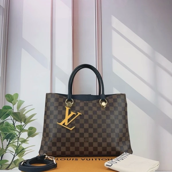 娜扎严选/路易威登/箱包/95新/市场价18000/240719QR0019